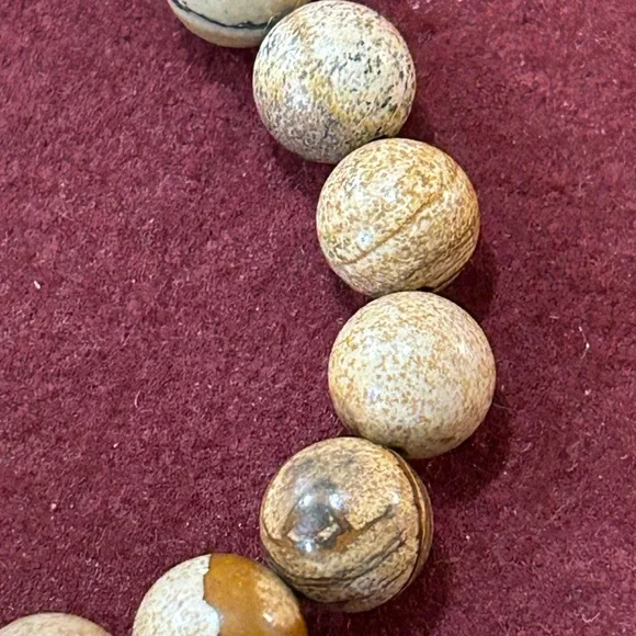 Elegant Beaded Bracelet - Picture 6 of 6